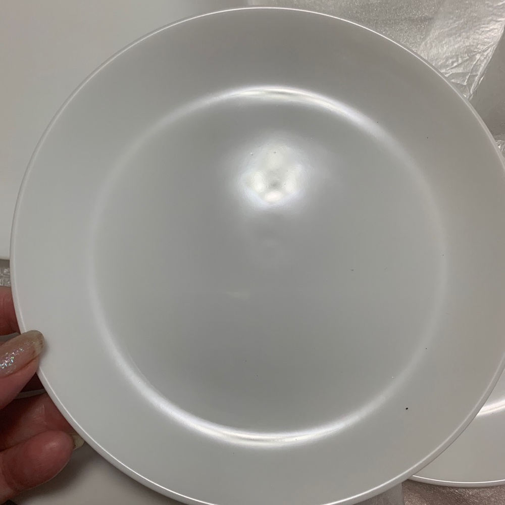Crate & Barrel 7” dessert, salad or bread plate 12pc used 2x in new condition